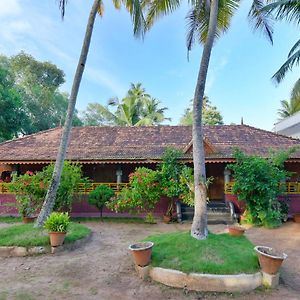 Oyo 14976 Ritu Beach Resort Alappuzha Exterior photo