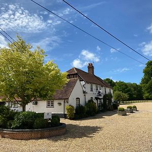 George & Dragon Country Pub & Hotel Wolverton Townsend Tadley Exterior photo