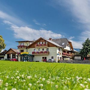 Hotel Gasthof Zur Linde Мариахоф Exterior photo