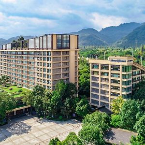 Howard Johnson Conference Resort Chengdu Дуцзянъянь Exterior photo