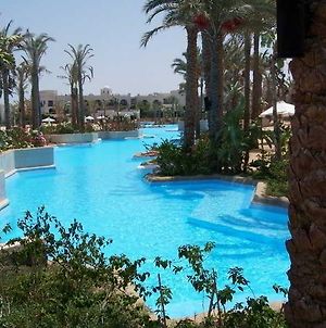 Crowne Plaza Resort Sahara Sands Порт-Галиб Exterior photo