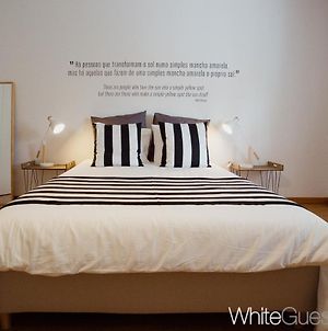 White Guest House Пениши Exterior photo