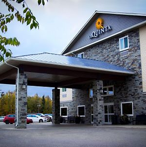 Отель La Quinta By Wyndham Fairbanks Airport Exterior photo
