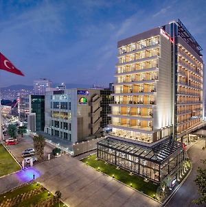 Hilton Garden Inn Izmir Bayrakli Exterior photo