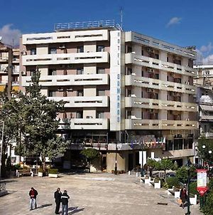 Hotel Samaras Ламия Exterior photo