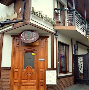 Отель Zlata Praha Мукачево Exterior photo