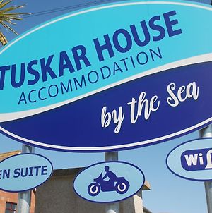Отель Tuskar House By The Sea Рослэр Exterior photo