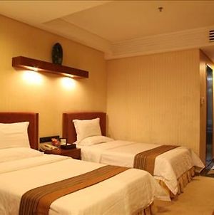 Wanhuilai Grand Hotel Хойчжоу Room photo