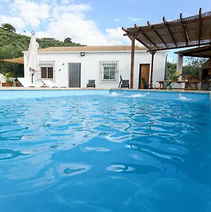 Awesome Home In Rute With Outdoor Swimming Pool, Swimming Pool And 2 Bedrooms Exterior photo