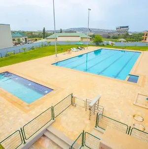 3 Bdrm Cityview Apt With Pool, Gym & Children Playground Аккра Exterior photo