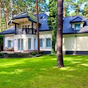 4 Bedroom Peaceful Relaxation With Outdoor Wood-Fired Sauna And Spa Magdalenka Exterior photo