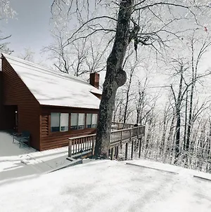 Winter Retreat At Oak Ledge! Ski Tips & Cozy Sips Lyndhurst Exterior photo