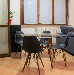 Апартаменты Casa Spezia - Metro Vicina, Wi-Fi Rapido & Netflix Турин Exterior photo