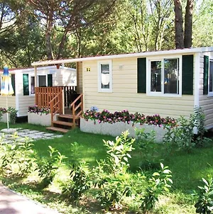 Simplistic Mobile Home In Castiglione Del Lago Near Lake Borghetto  Exterior photo