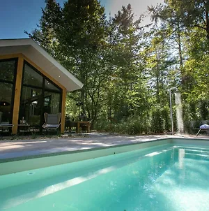 Luxury Lodge With Private Swimming Pool, Located On A Holiday Park In Ренен Exterior photo