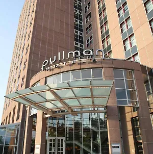 Отель Pullman Stuttgart Fontana Exterior photo