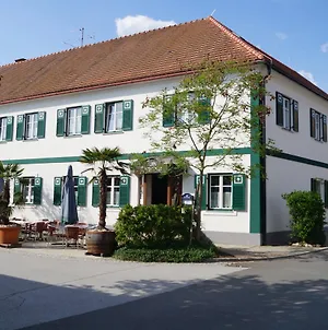 Отель Gasthof Zum Hirschen Бургау Exterior photo