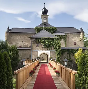 Hotel Schloss Gabelhofen Фонсдорф Exterior photo