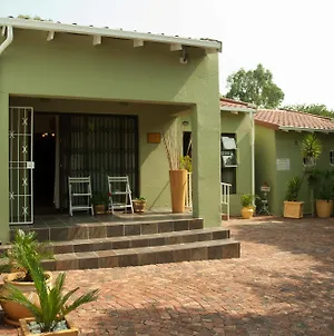 Kwa - Bungane Guest House Йоханнесбург Exterior photo