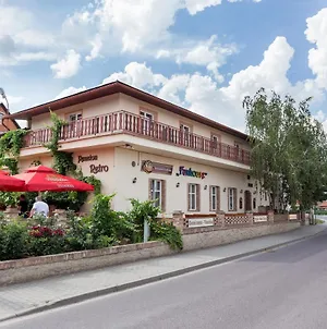Отель Retro Vrbovec Exterior photo
