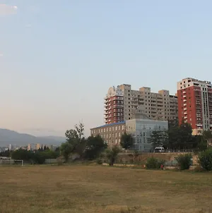 Charming And Cozy Apartment With Balcony Тбилиси Exterior photo
