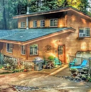 A Lovely Cabin House At Way Woods Retreat With Outdoor Hot Tub! - By Sacred Hub Mgmt Foresthill Exterior photo