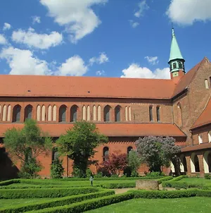 Zentrum Kloster Ленин Exterior photo